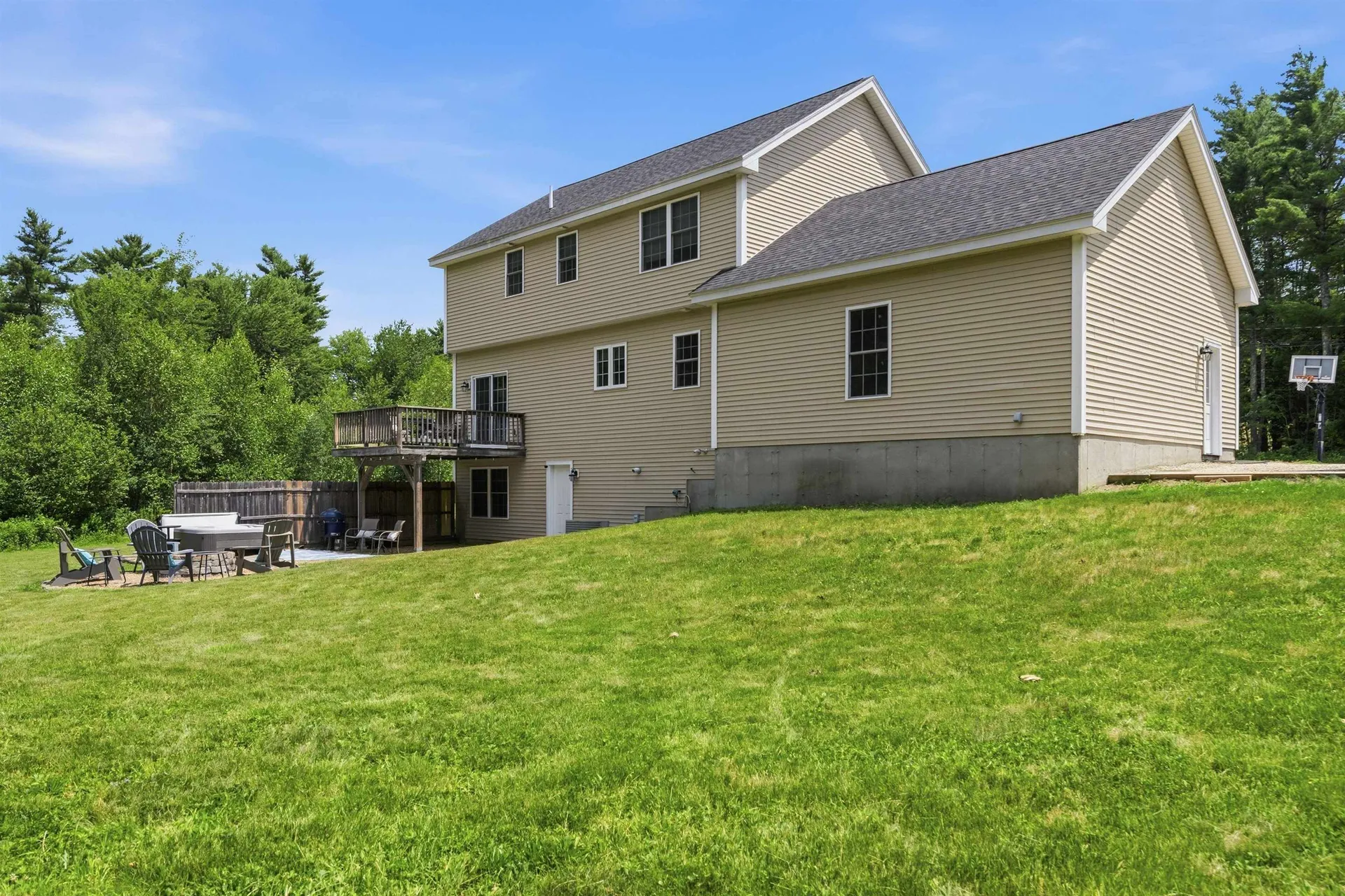 34 Dunbarton Center Road Bow NH 03304