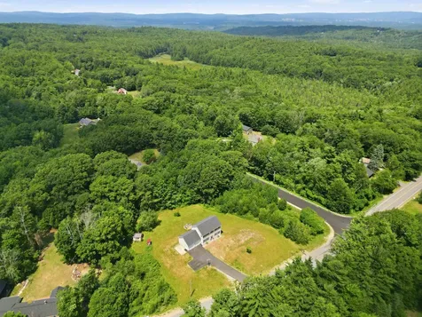34 Dunbarton Center Road Bow NH 03304