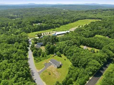 34 Dunbarton Center Road Bow NH 03304