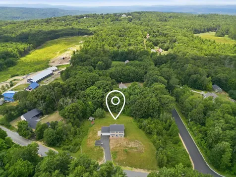 34 Dunbarton Center Road Bow NH 03304