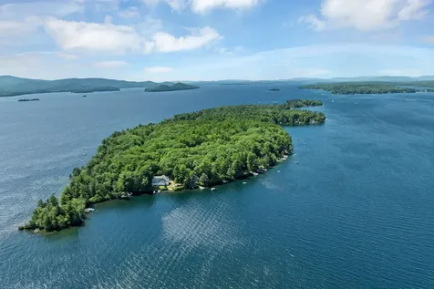 230 Big Barndoor Island Alton NH 03810