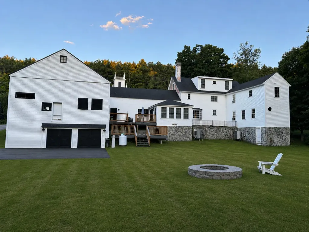 32 Concord Street Peterborough NH 03458