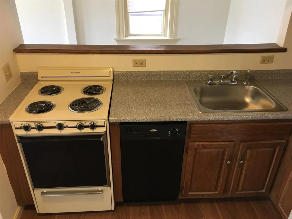 124 Orange Street Manchester NH 03102