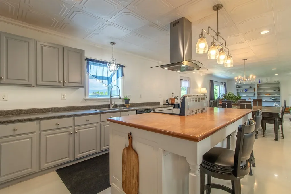 207 Pine Street Troy VT 05859