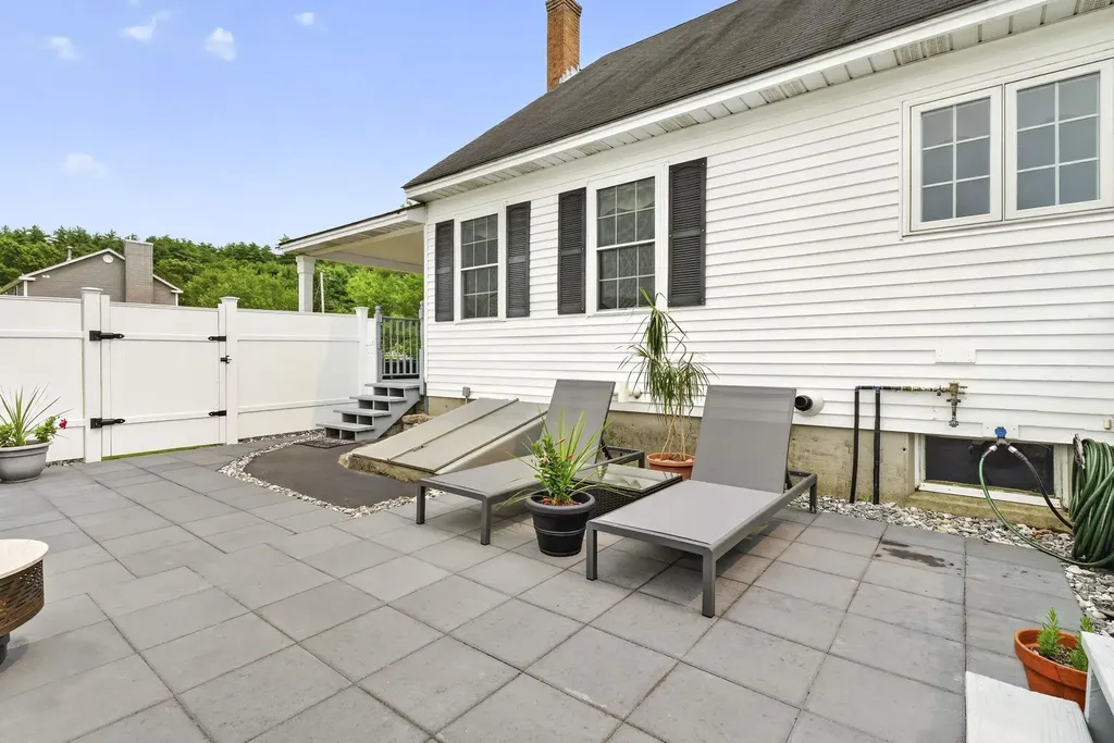 284 Corning Road Manchester NH 03109