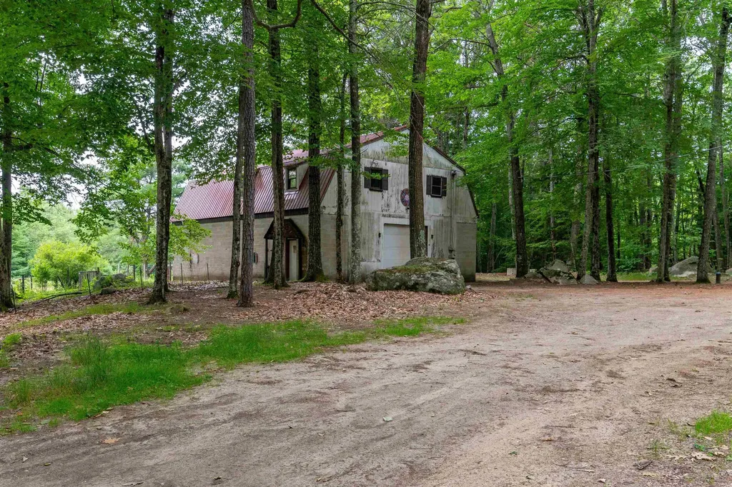 82 Champion Hill Road Effingham NH 03882