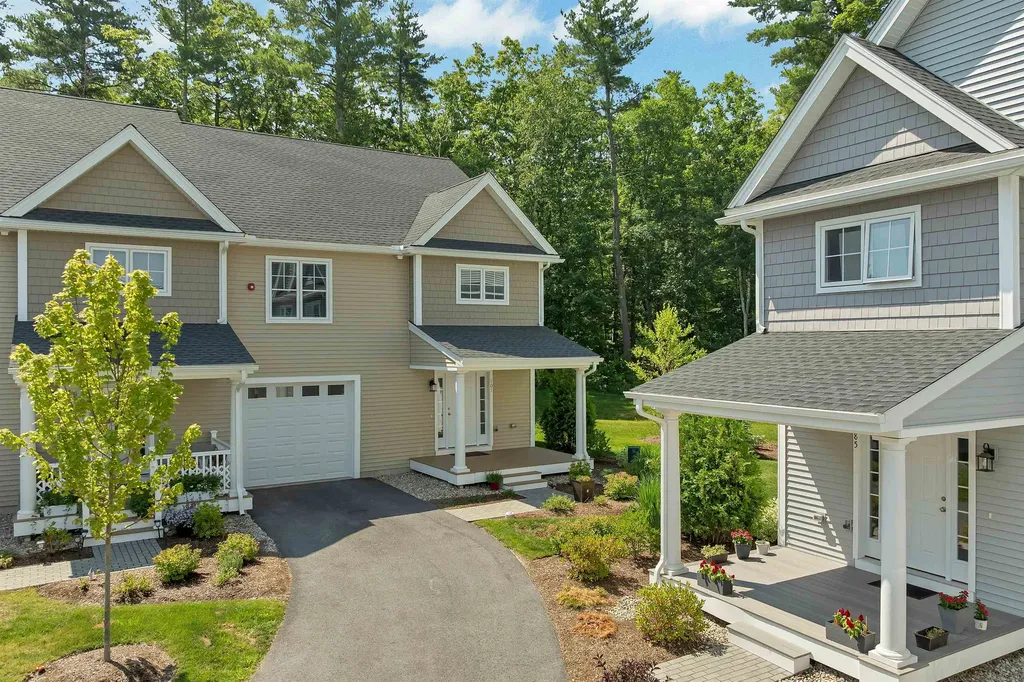 101 Centerwood Way Manchester NH 03102