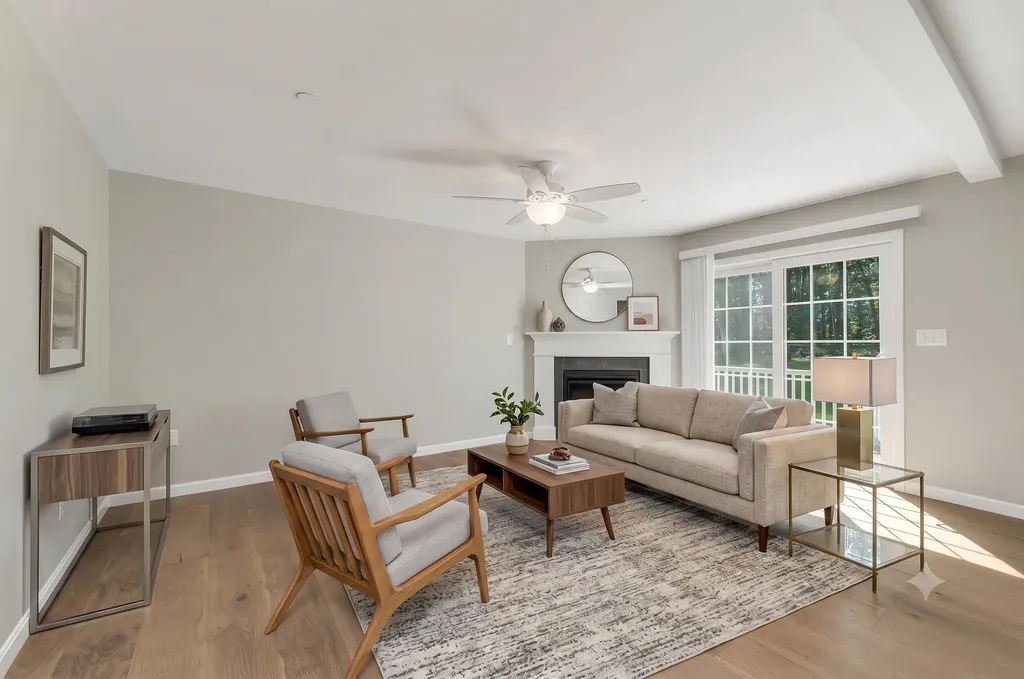 101 Centerwood Way Manchester NH 03102