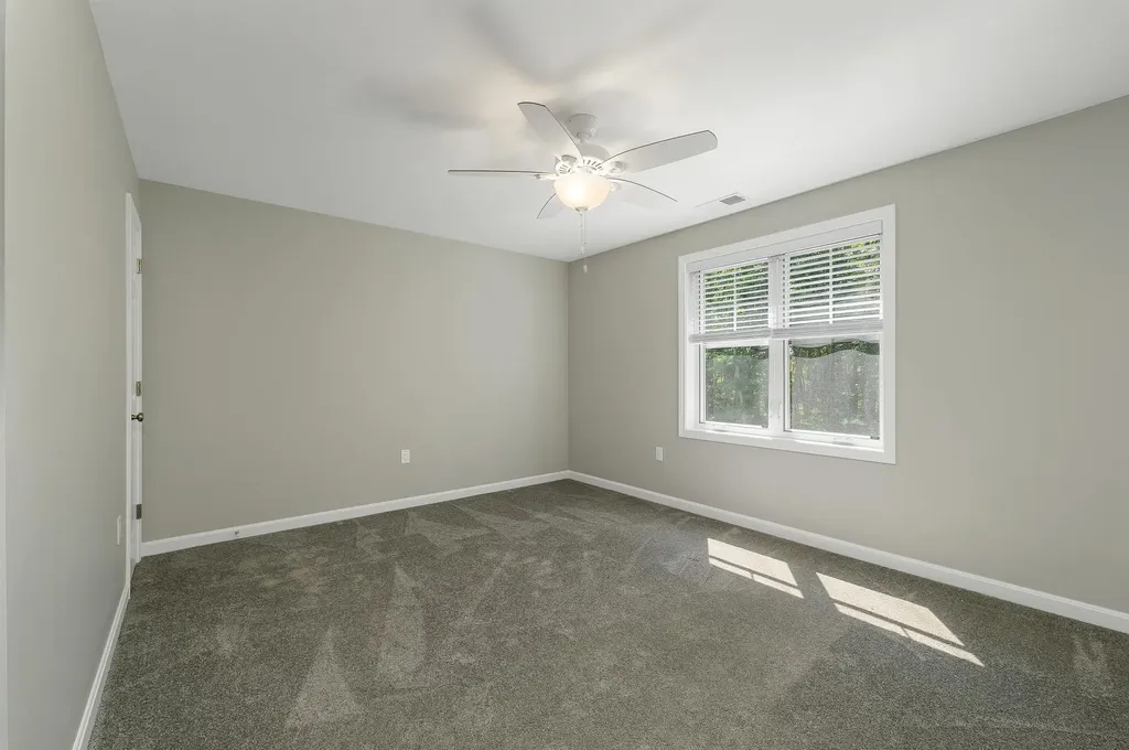 101 Centerwood Way Manchester NH 03102