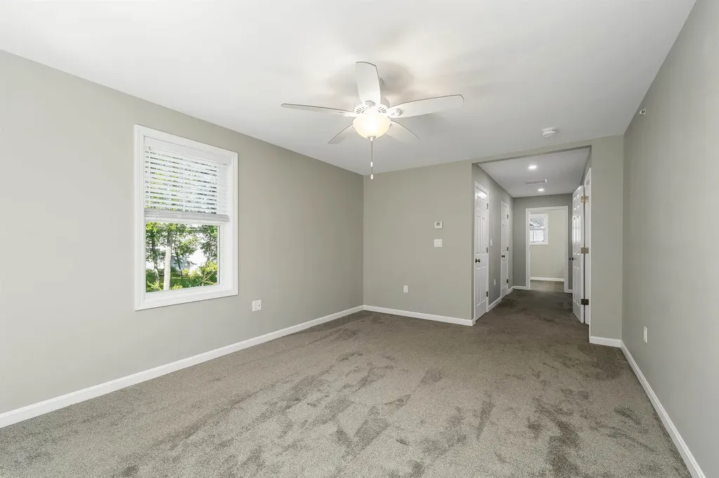 101 Centerwood Way Manchester NH 03102