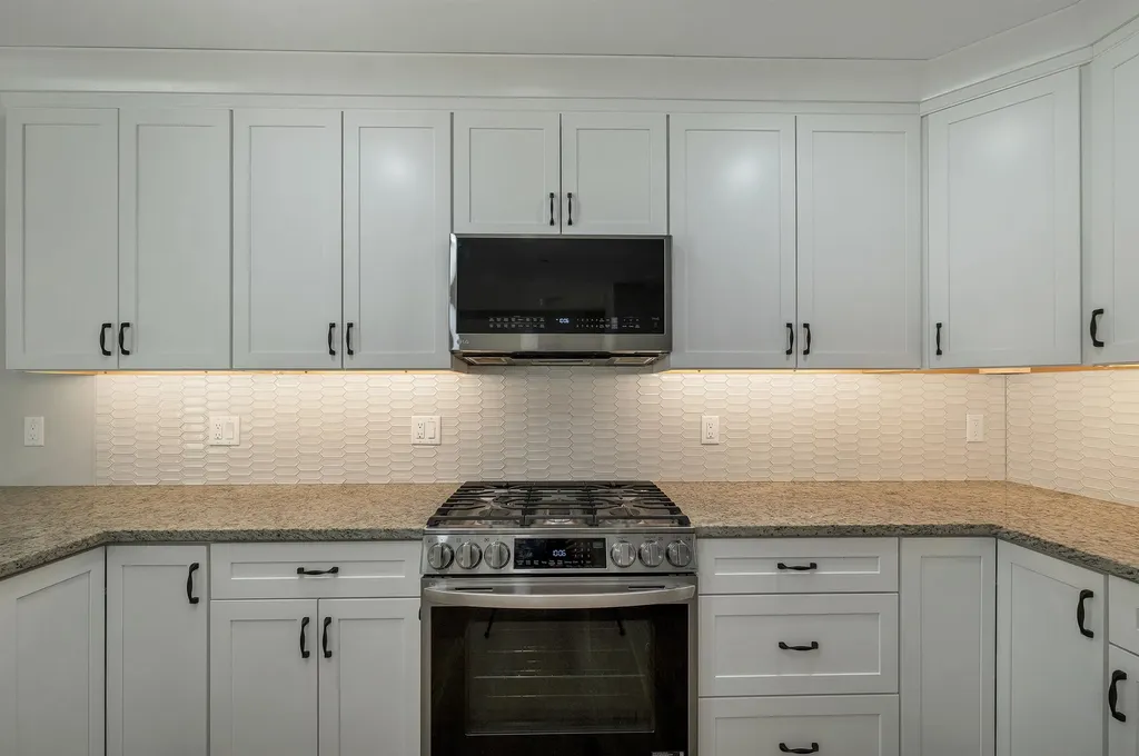 101 Centerwood Way Manchester NH 03102