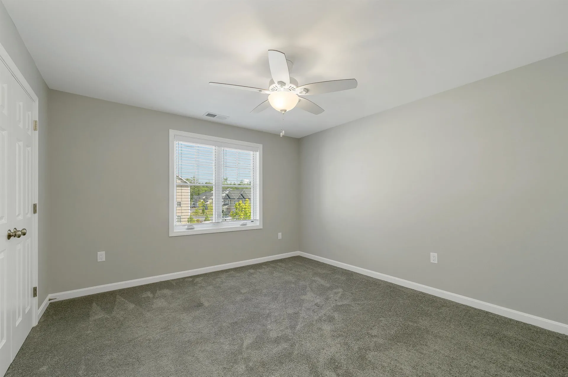 101 Centerwood Way Manchester NH 03102
