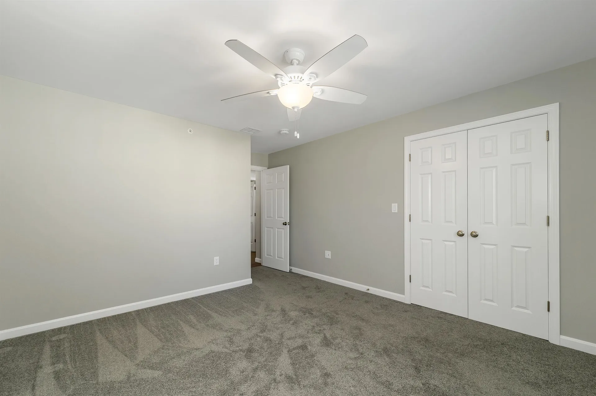 101 Centerwood Way Manchester NH 03102