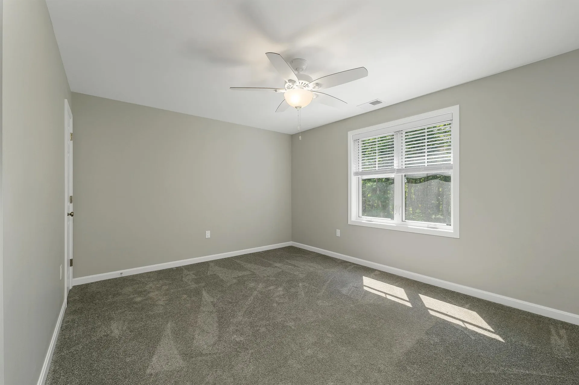 101 Centerwood Way Manchester NH 03102