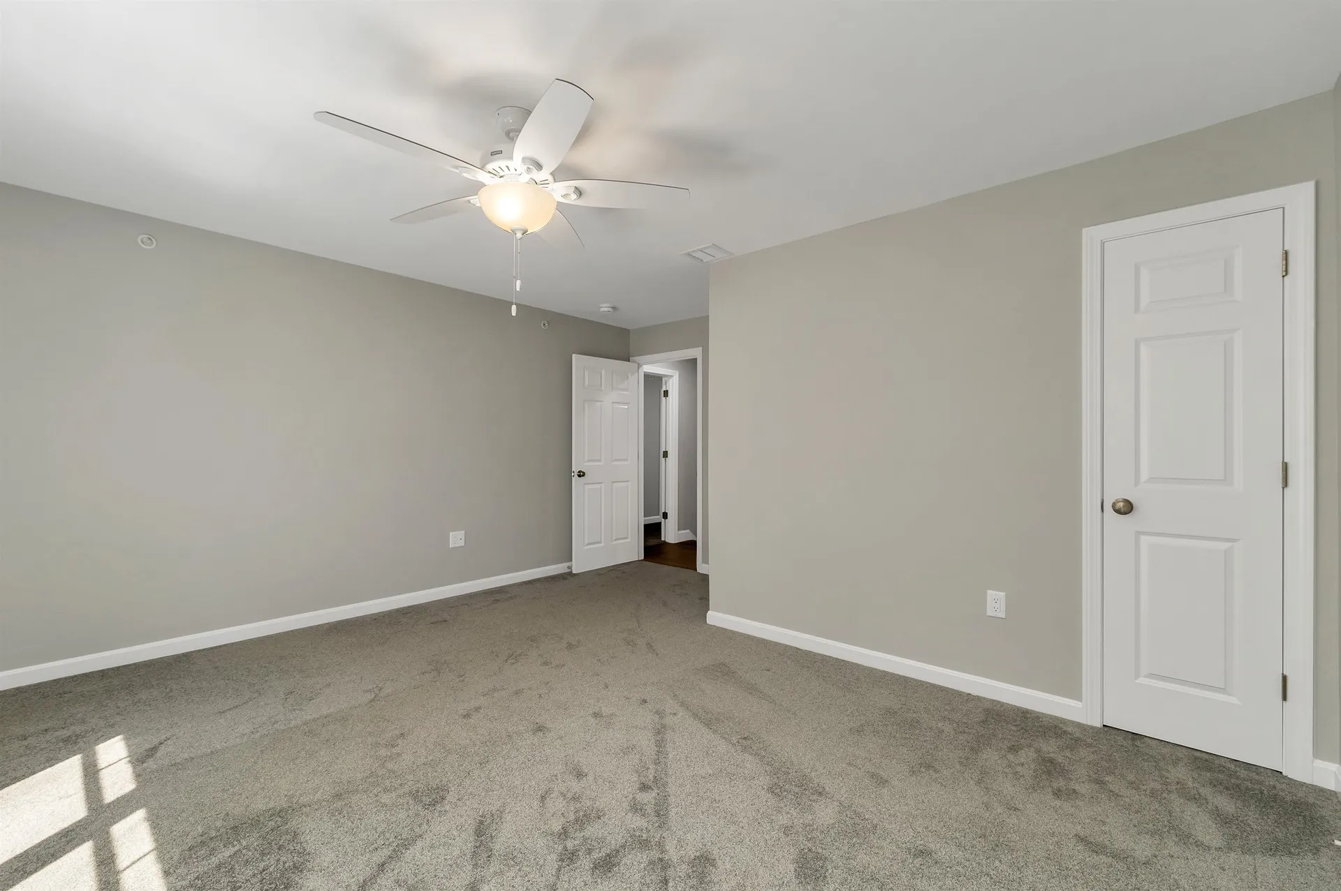 101 Centerwood Way Manchester NH 03102