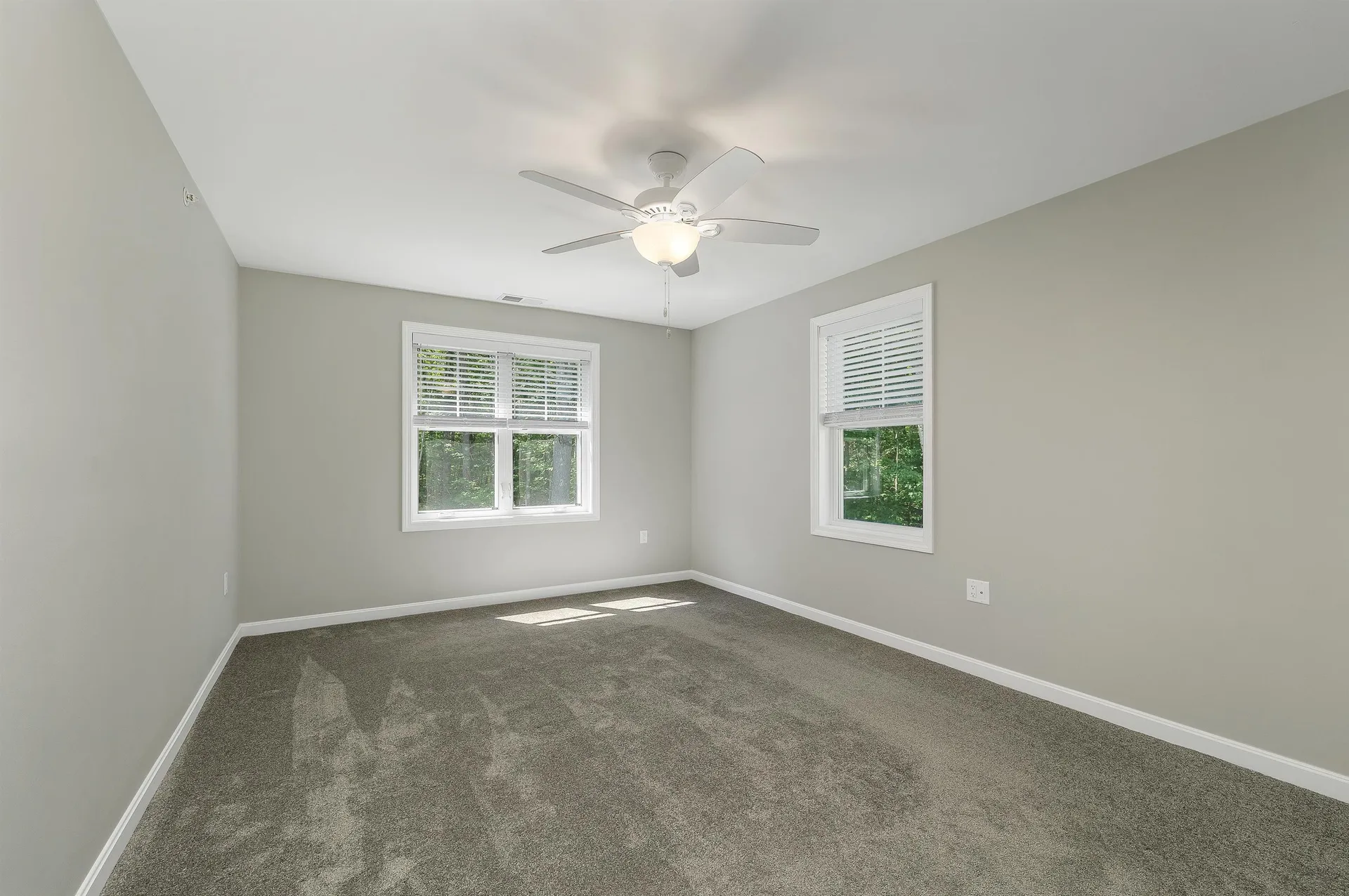 101 Centerwood Way Manchester NH 03102