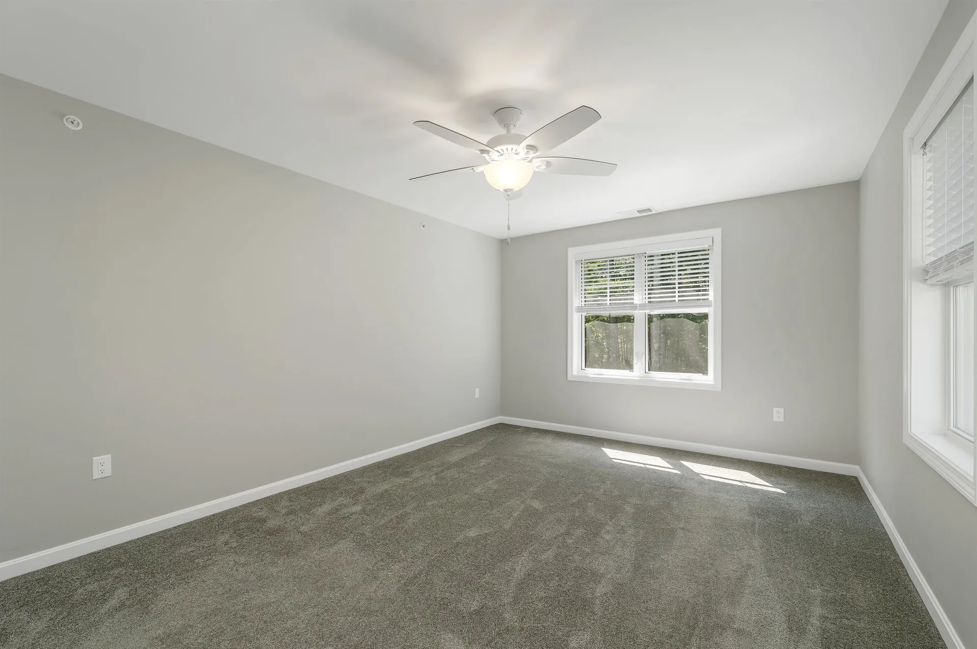 101 Centerwood Way Manchester NH 03102