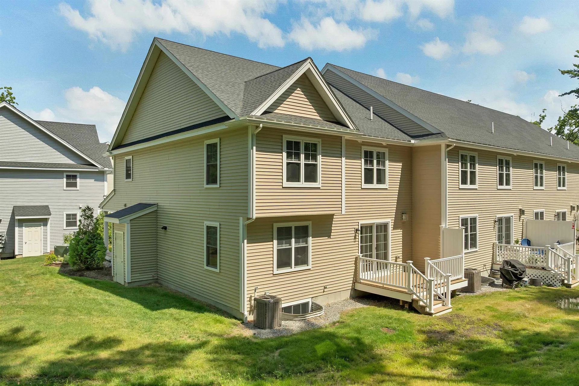101 Centerwood Way Manchester NH 03102