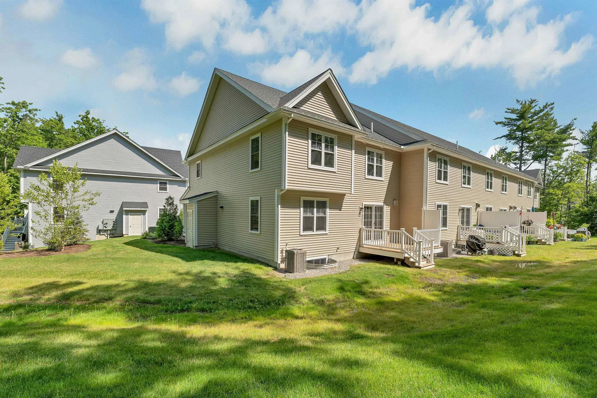 101 Centerwood Way Manchester NH 03102