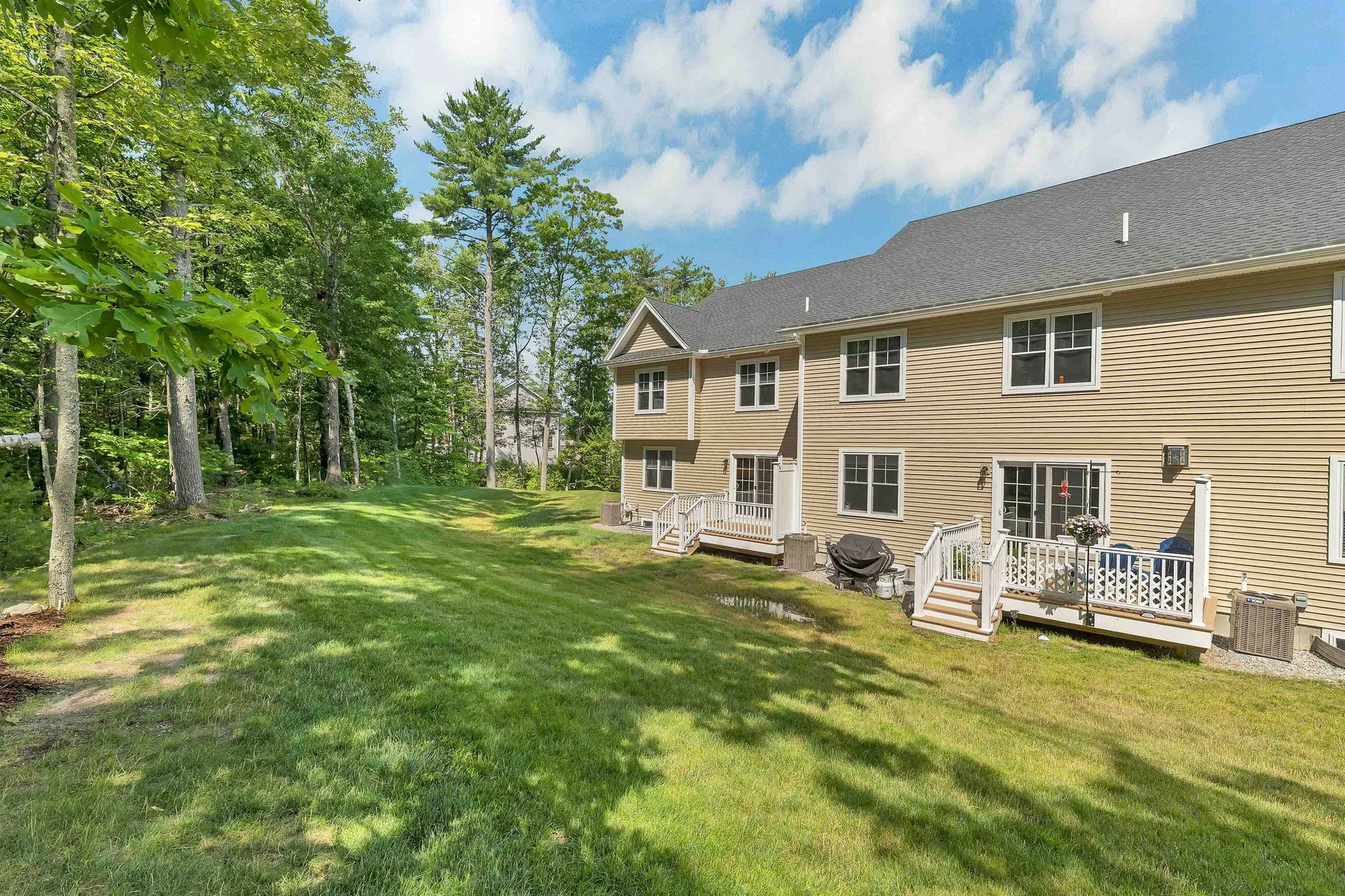 101 Centerwood Way Manchester NH 03102