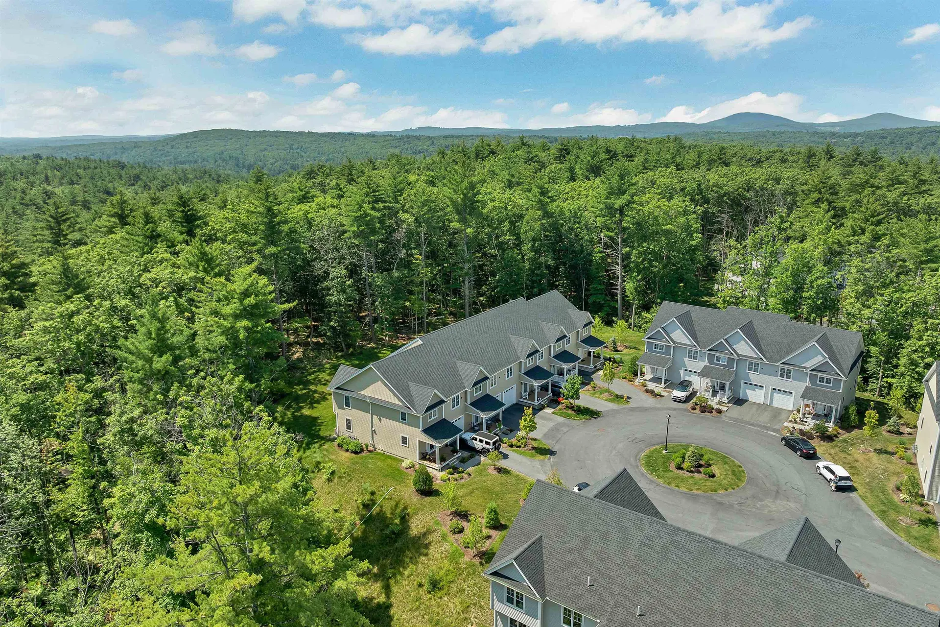 101 Centerwood Way Manchester NH 03102