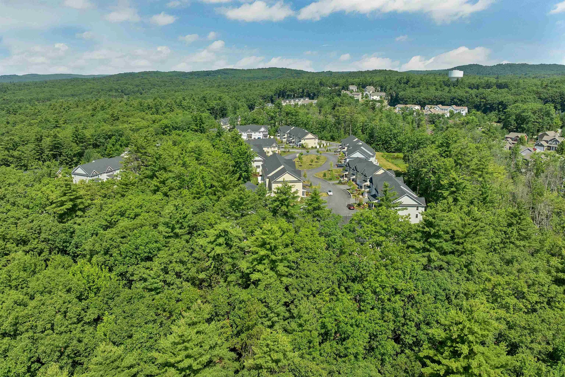 101 Centerwood Way Manchester NH 03102