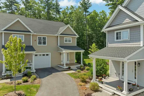101 Centerwood Way Manchester NH 03102