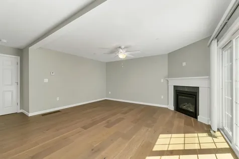 101 Centerwood Way Manchester NH 03102