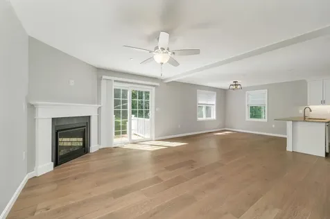 101 Centerwood Way Manchester NH 03102