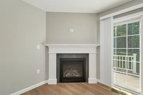 101 Centerwood Way Manchester NH 03102