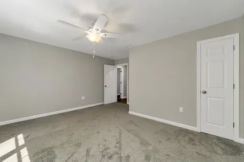 101 Centerwood Way Manchester NH 03102
