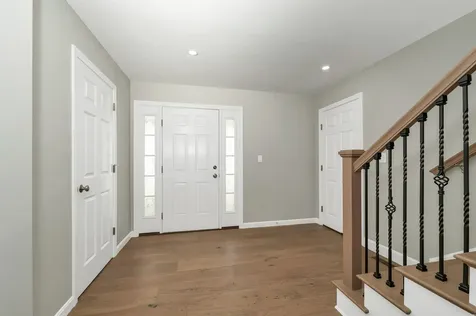 101 Centerwood Way Manchester NH 03102
