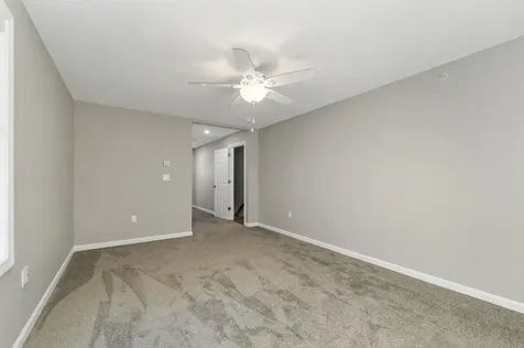 101 Centerwood Way Manchester NH 03102