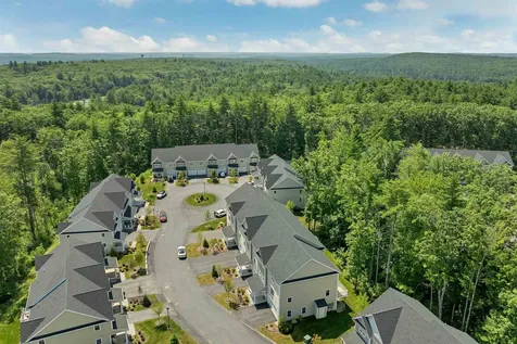 101 Centerwood Way Manchester NH 03102