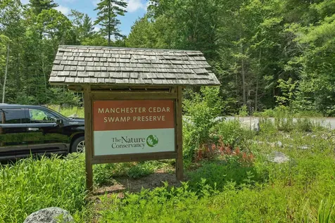 101 Centerwood Way Manchester NH 03102