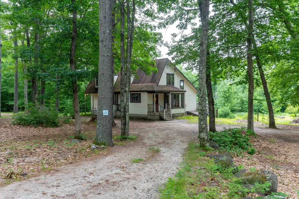 90 Champion Hill Road Effingham NH 03882