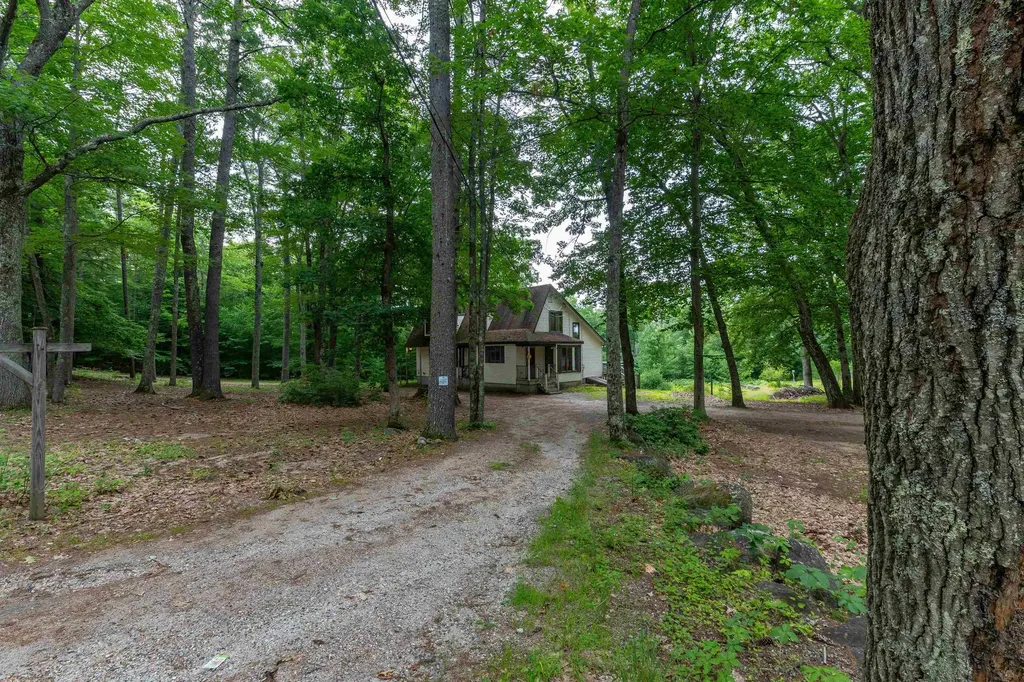 90 Champion Hill Road Effingham NH 03882