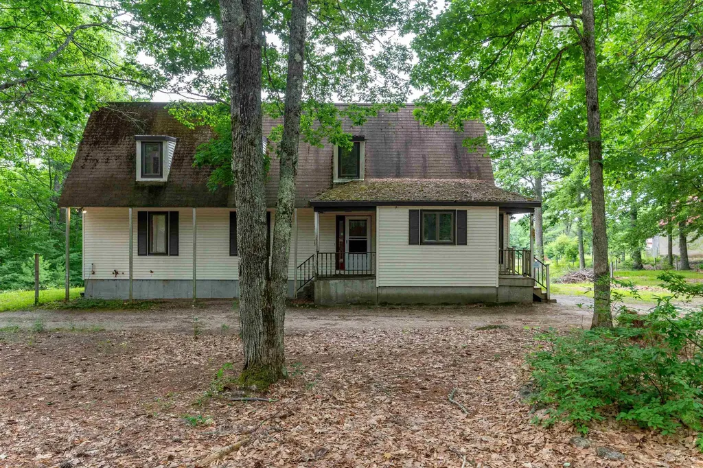 90 Champion Hill Road Effingham NH 03882