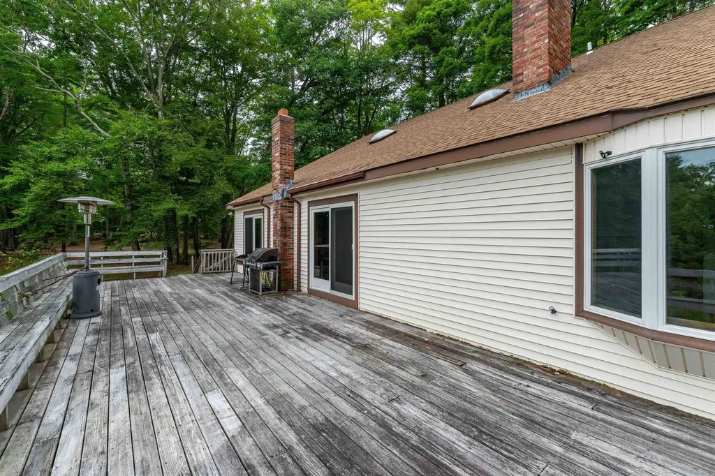 90 Champion Hill Road Effingham NH 03882