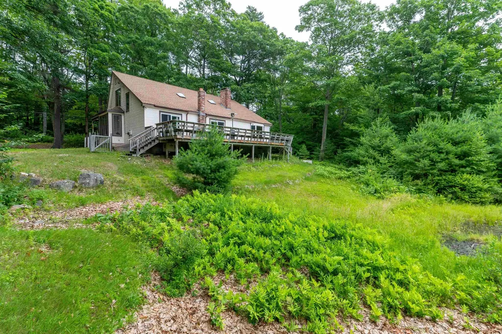 90 Champion Hill Road Effingham NH 03882