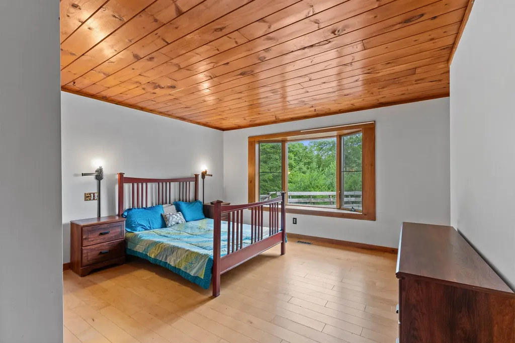 90 Champion Hill Road Effingham NH 03882