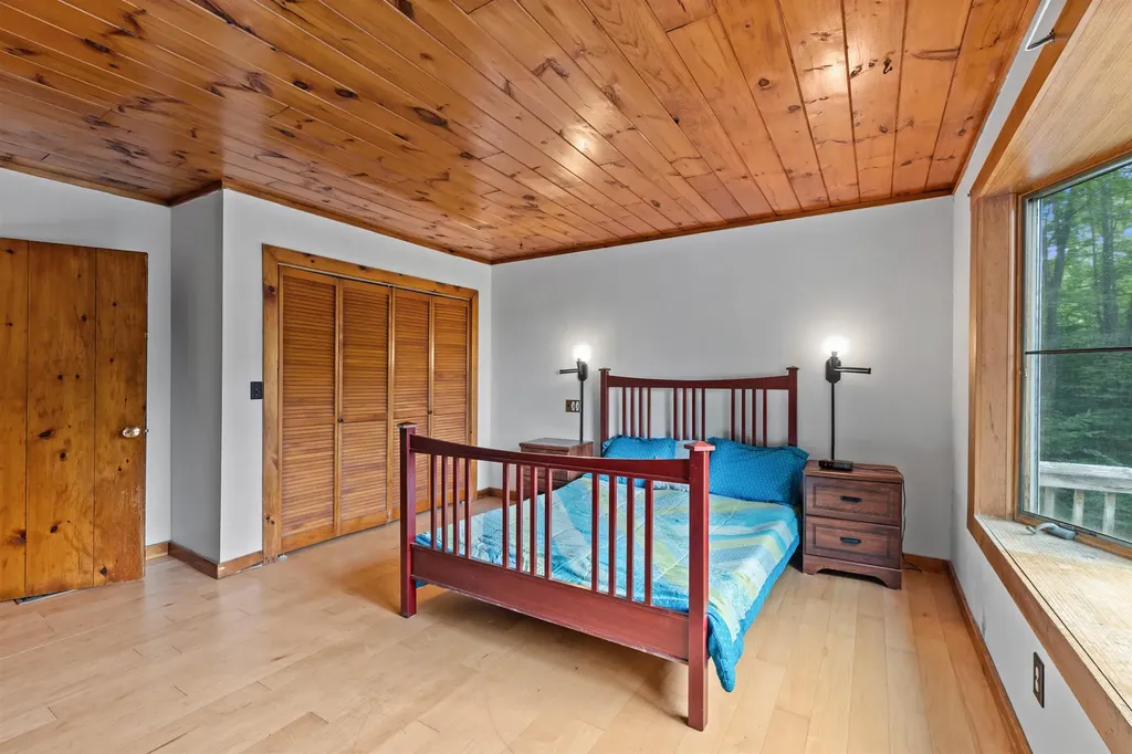 90 Champion Hill Road Effingham NH 03882