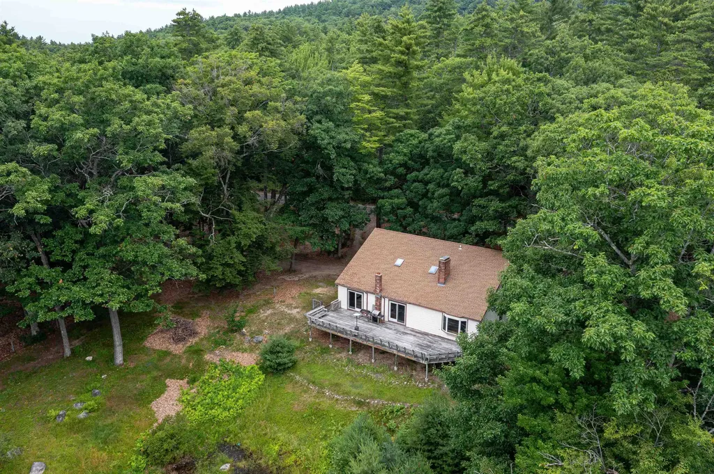 90 Champion Hill Road Effingham NH 03882