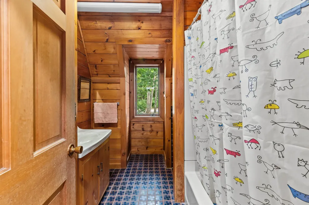 90 Champion Hill Road Effingham NH 03882