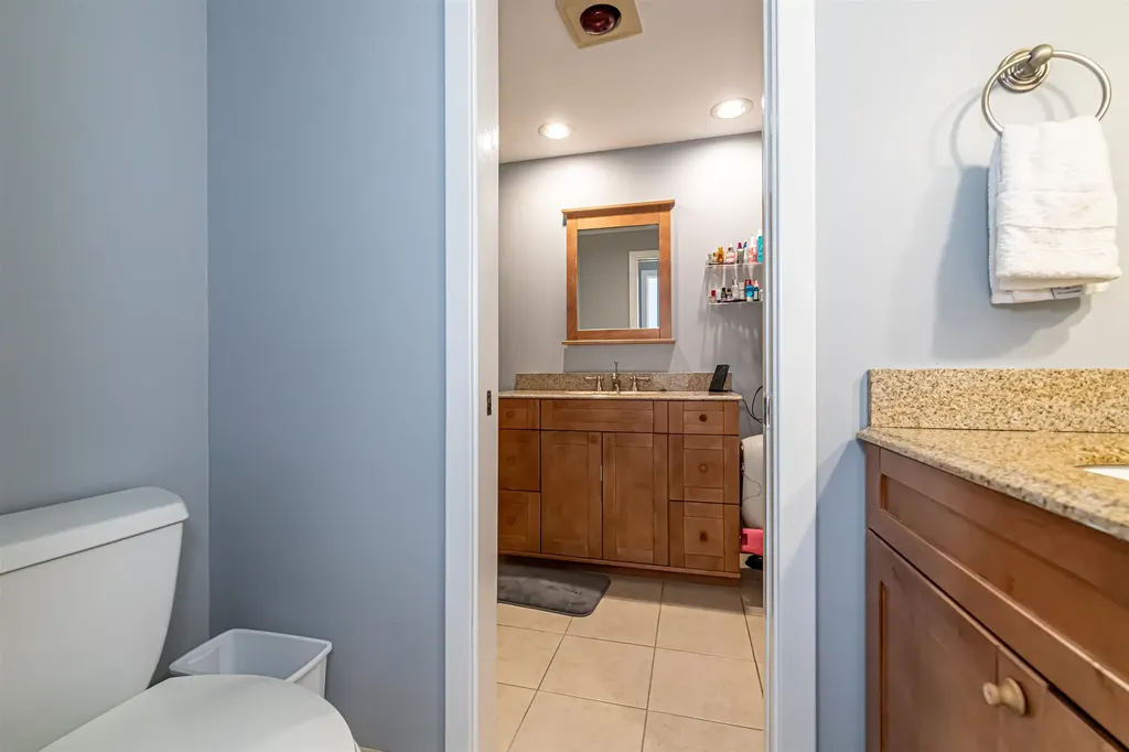 10 Mountain Laurels Drive Nashua NH 03062