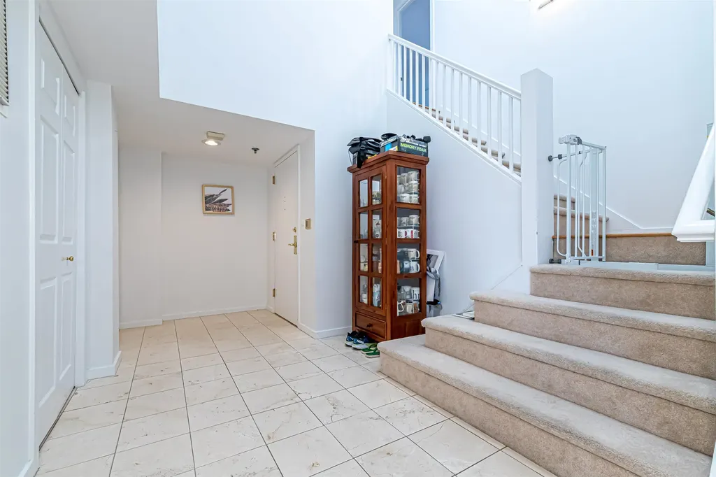 10 Mountain Laurels Drive Nashua NH 03062