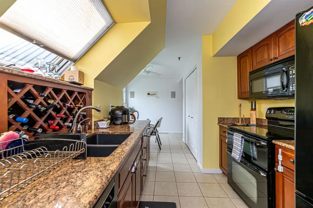 10 Mountain Laurels Drive Nashua NH 03062