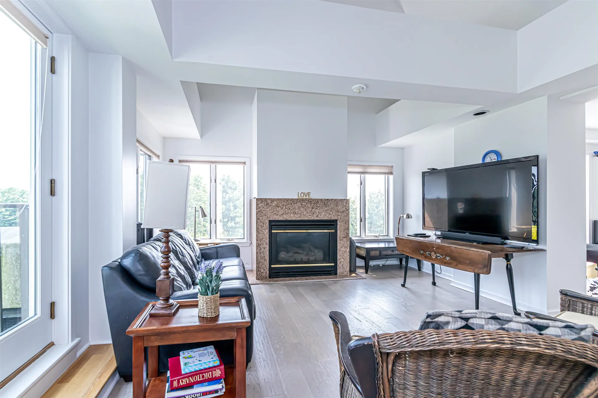 10 Mountain Laurels Drive Nashua NH 03062