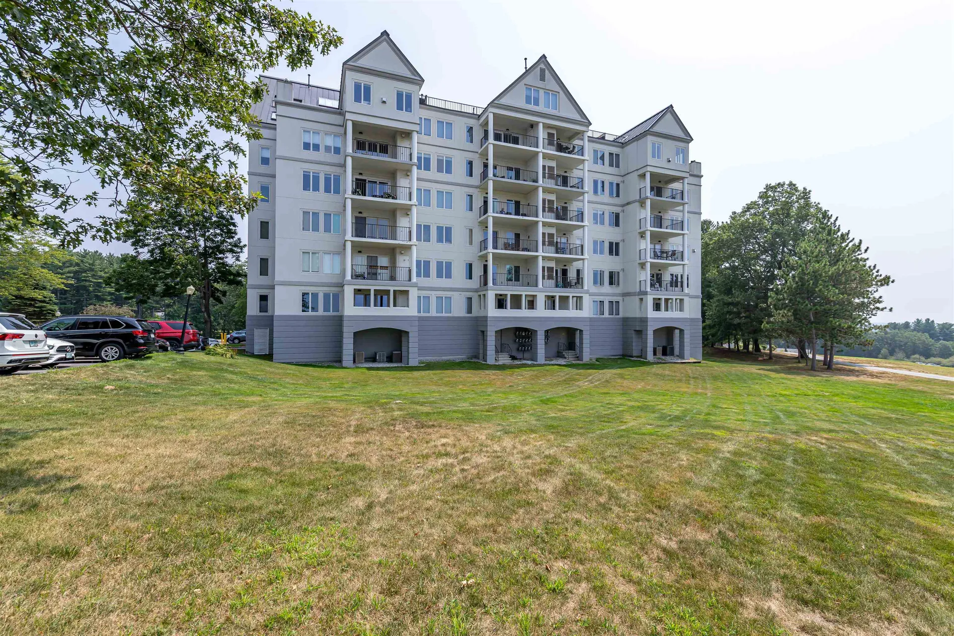 10 Mountain Laurels Drive Nashua NH 03062