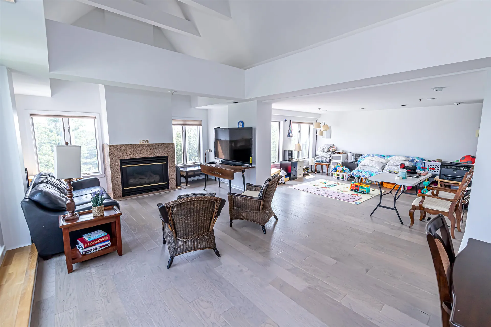 10 Mountain Laurels Drive Nashua NH 03062